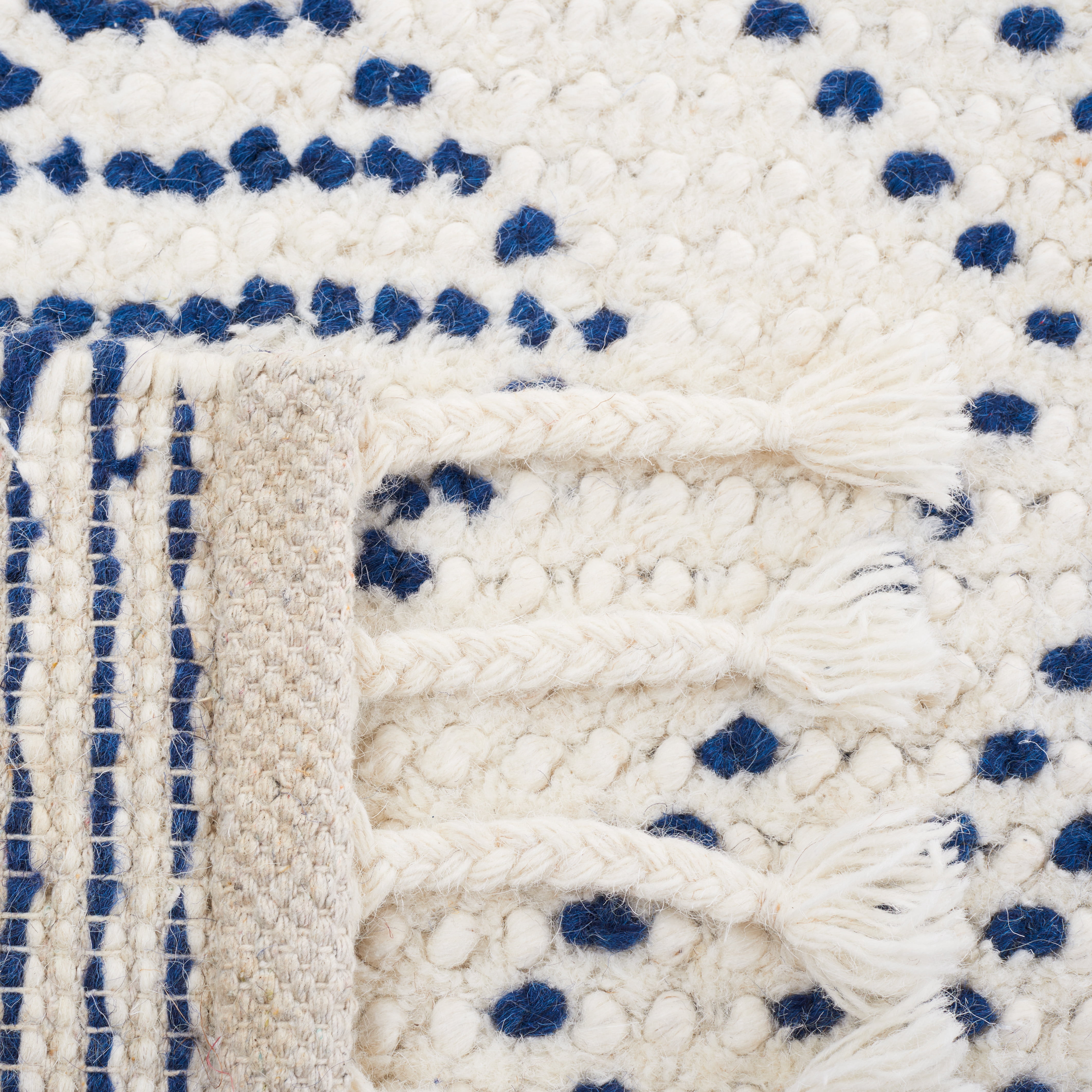 SAFAVIEH Natura Kennedy Southwestern Area Rug, Ivory/Blue, 6' x 9'