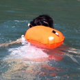 thumbnail image 5 of Boya de natación en aguas abiertas, bolsa de deriva salvavidas para nadadores de aguas abiertas, flotador de boya altamente visible para un entrenamiento de natación seguro, 5 of 5