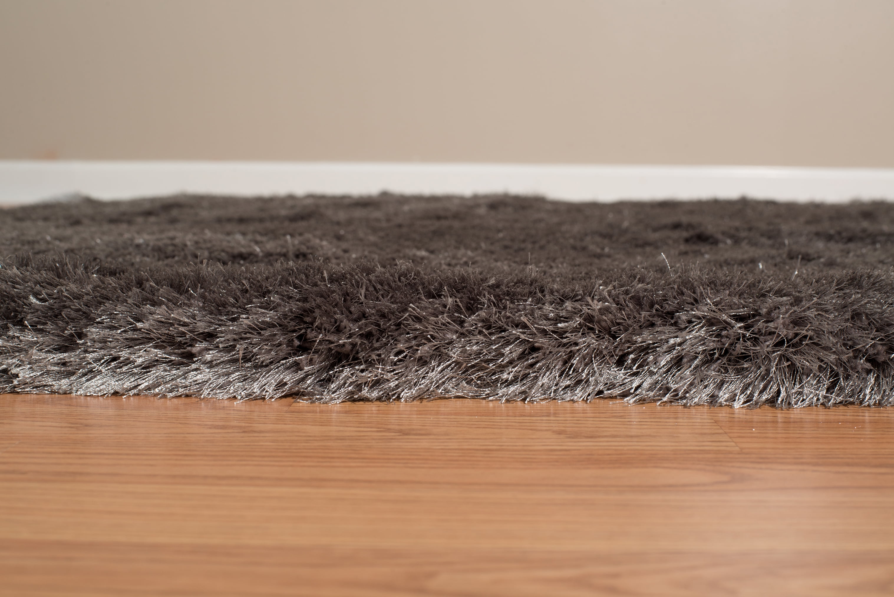 United Weavers Benella Mira Grey Woven Polyester Shag Area Rug