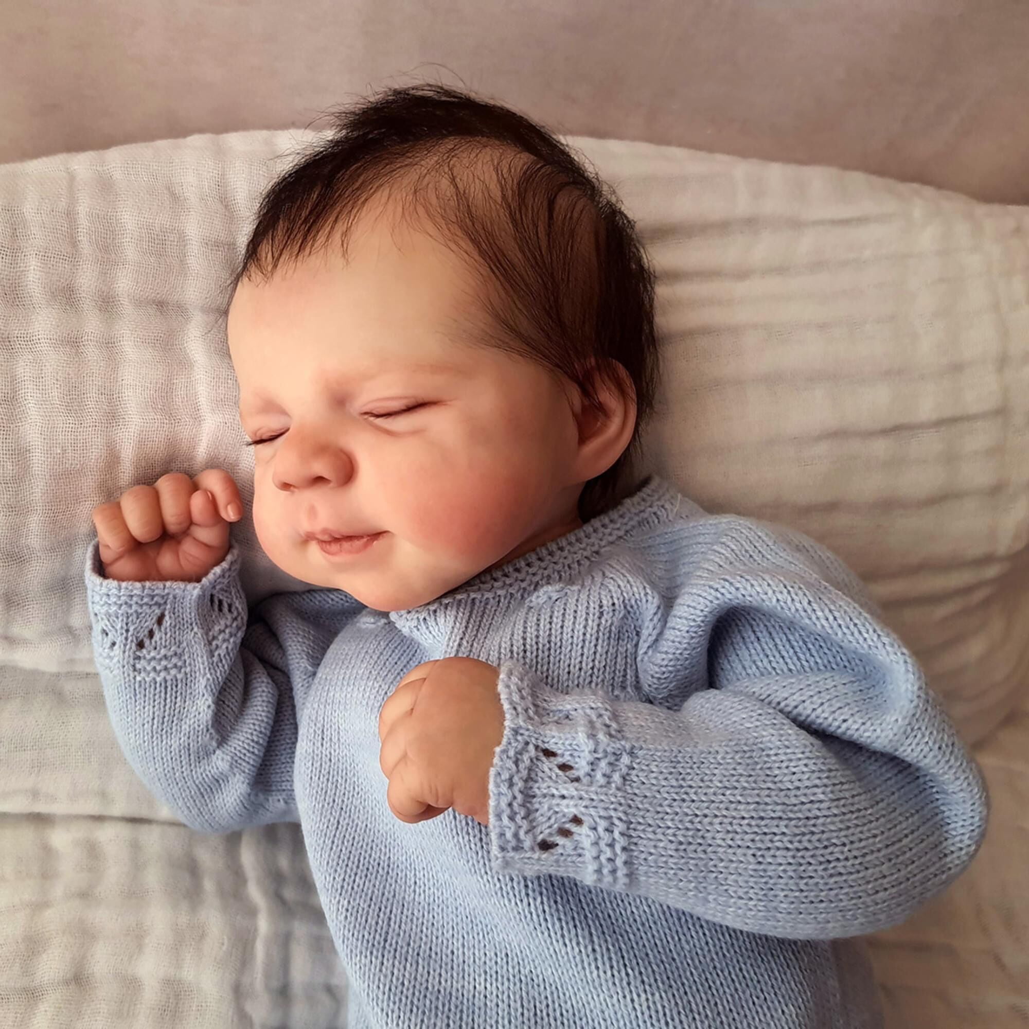 Reborn Baby Dolls 18 inch Lifelike Cute Soft Body Sweet Sleeping Real Life Baby,Realistic Newborn Baby with Doll Accessories and Gift Box for 3+ Years Old Kids