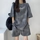thumbnail image 2 of Conjunto de ropa de verano 2024 para mujer, camiseta de manga corta y pantalones cortos, 2 piezas, camisetas sueltas con estampado de camuflaje teñido anudado, traje deportivo informal nuevo, 2 of 5