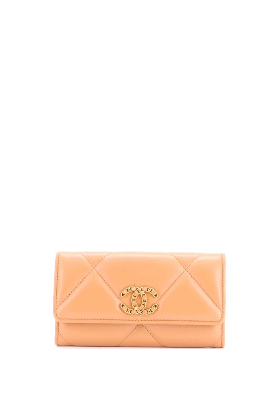 Pre-Owned 19 Flap Wallet Quilted Lambskin Long By Rebag