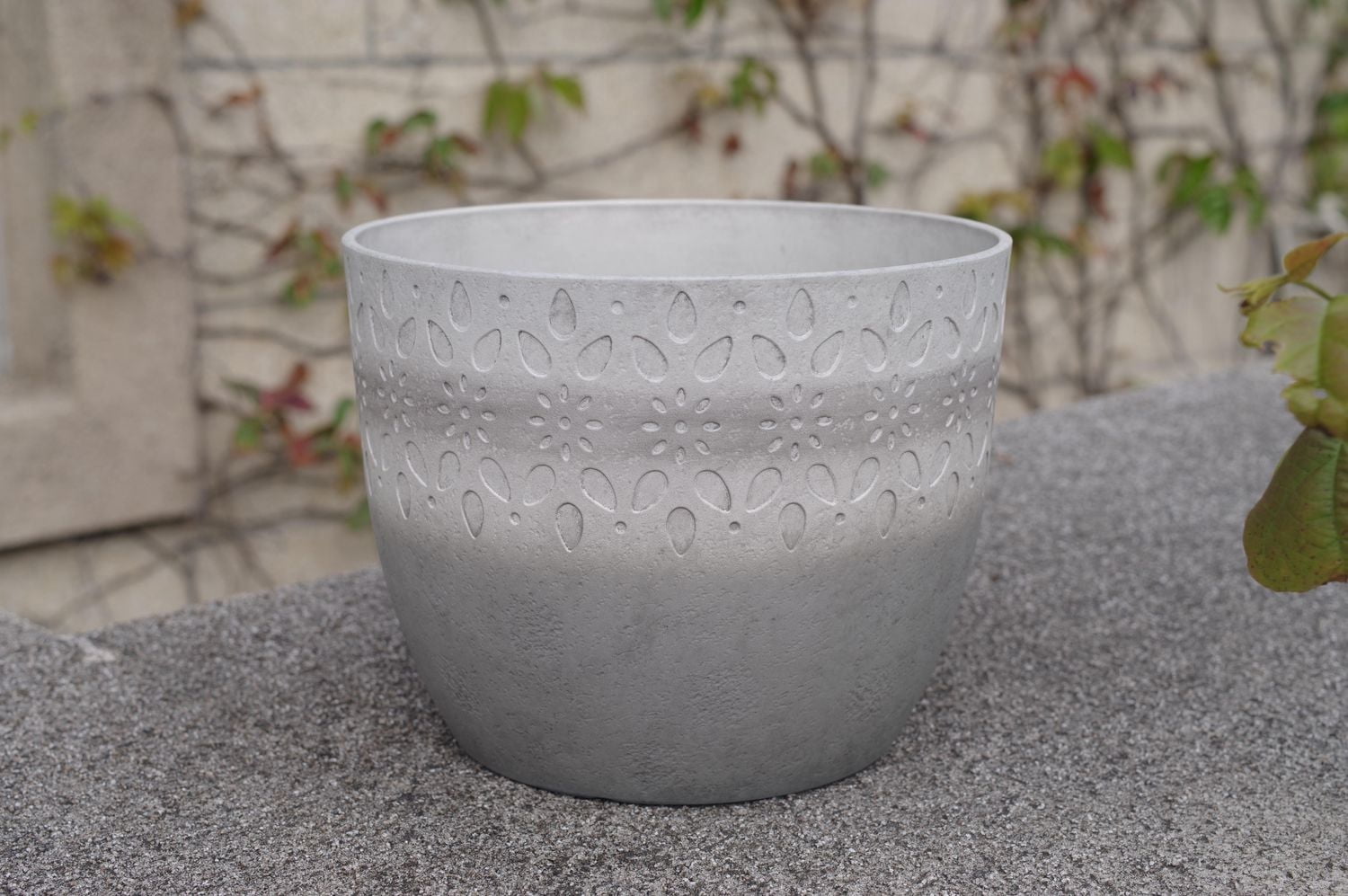 Mainstays 8 inch Newton Grey Round Recycled Resin Planter