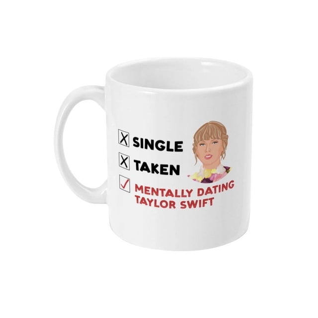Taza de café de cerámica con diseño simple y múltiples opciones de patrones para taza de té llena de agua.