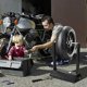 thumbnail image 3 of Balanceador de ruedas Goplus para llantas de motocicletas y bicicletas, 3 of 8