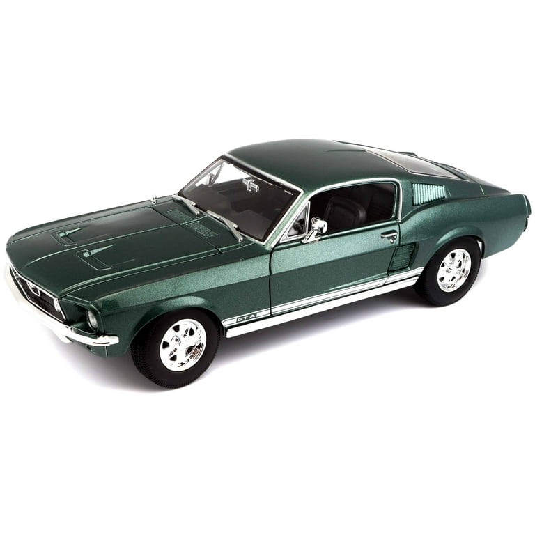 ミニカー 1967 Ford Mustang 1/18 1967 Ford Mustang GT 1:18-Scale Diecast Car Featuring A Raven