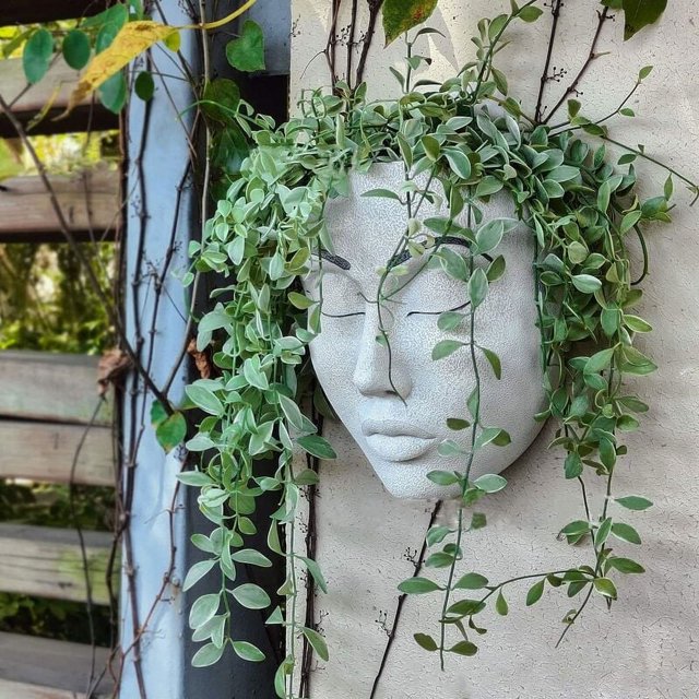 Artistic Face Planter Pot, Wall Planter Resin Material High-Performance Long-Term Durability Indoor & Outdoor Use Hanging Resin Flower Head Planter Easy Installation Compatible