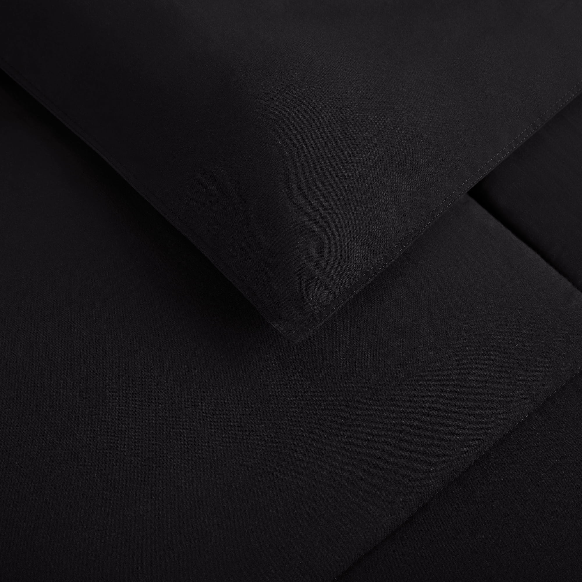 Serta Simply 3-Piece Clean Antimicrobial Black Solid Comforter Set, Full/Queen