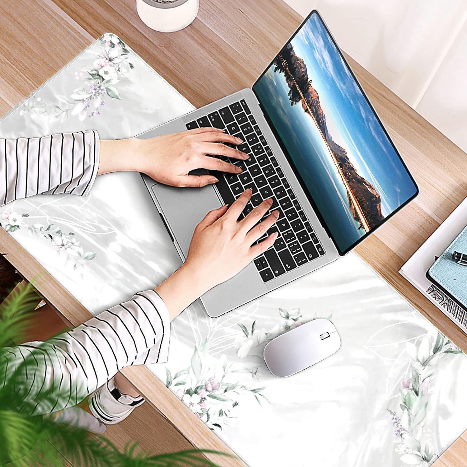 Marble Leaf Desk Mat, Desk Accessory, Cute Workspace, Trendy Workspace, Trendy, 35.4x15.7in Large Gaming Mouse Pad, Cute Desk Topper, Pretty Desk Pad