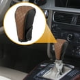 thumbnail image 3 of Funda Universal para pomo de palanca de cambios de coche, Protector adhesivo decorativo para pomo de coche automático, piel sintética, color negro y marrón, 1 ud., 3 of 7