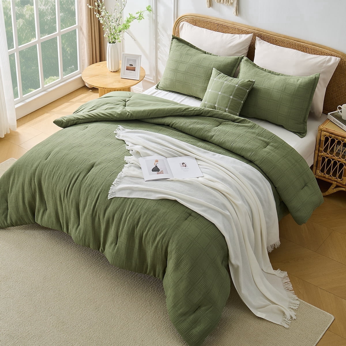 Regency Heights Waffle Weave Comforter Set with Throw Blanket, 5-Piece Textured Comforter for All Season, Full/Queen Lightweight Waffle Bedding Set for Bed & Sofa Couch, Green