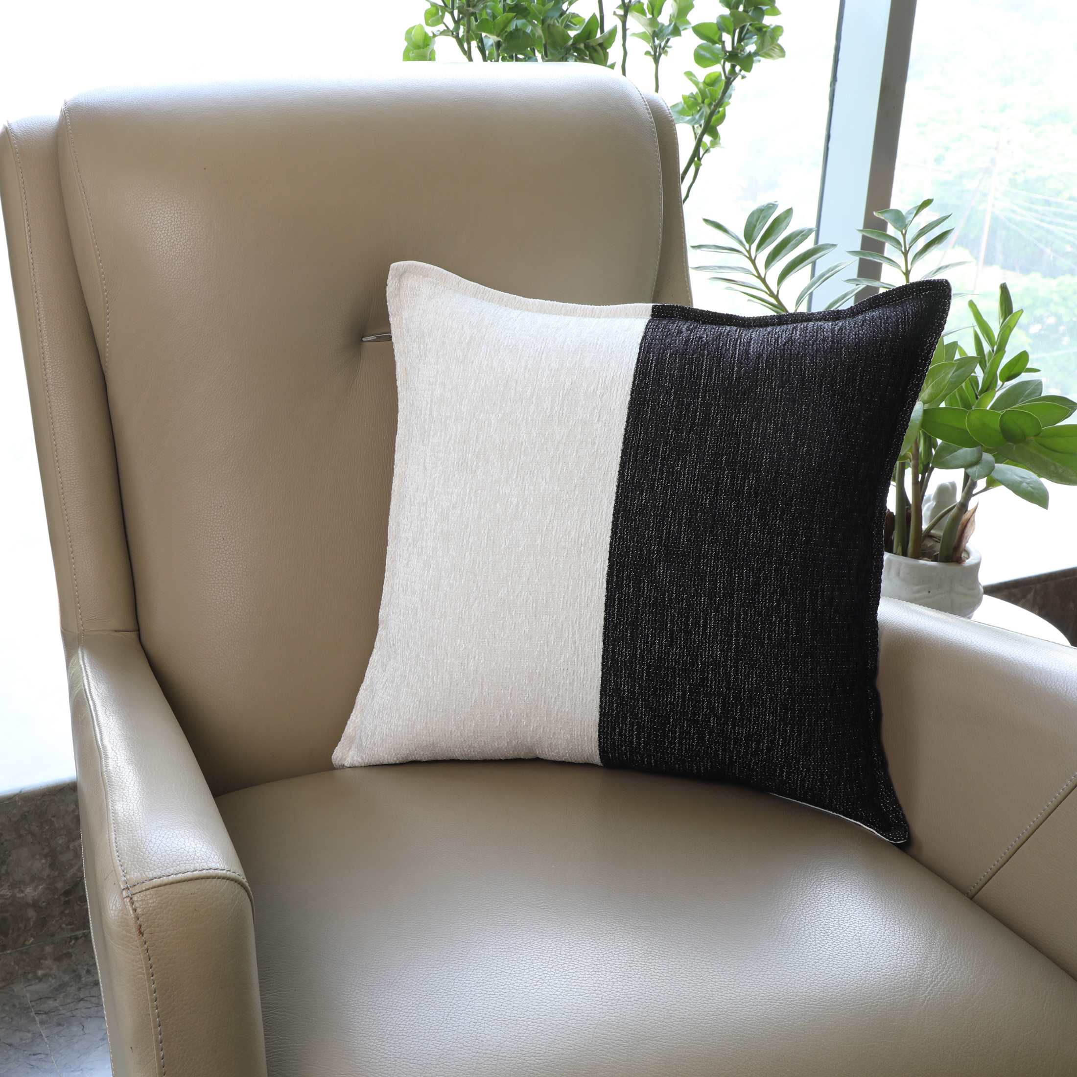 Mainstays 18 in x 18 in Black Two-Tone Square Decorative Throw Pillow