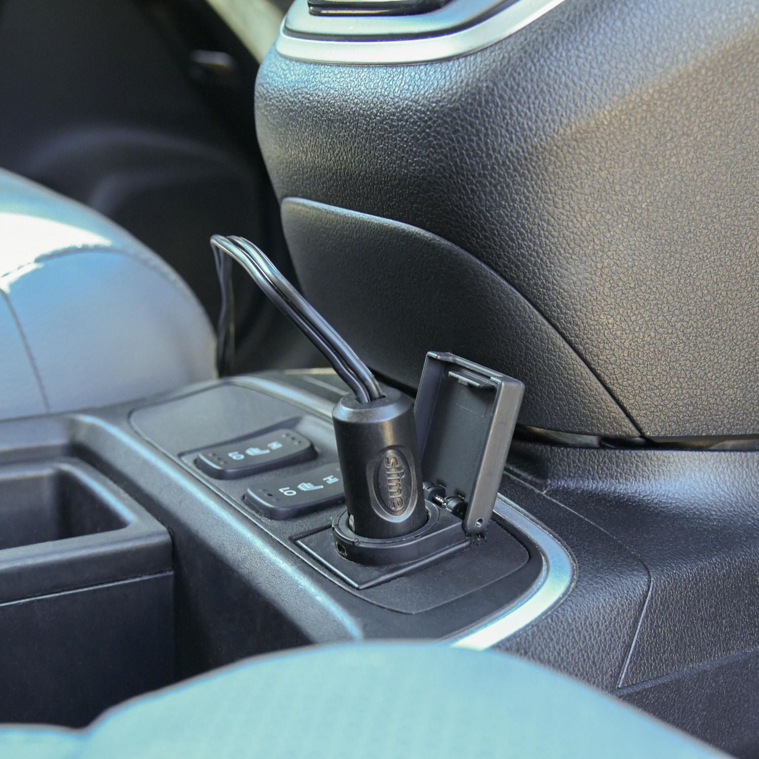 Slime Emergency Flat Tire Repair Kit, Repairs and inflates tyres