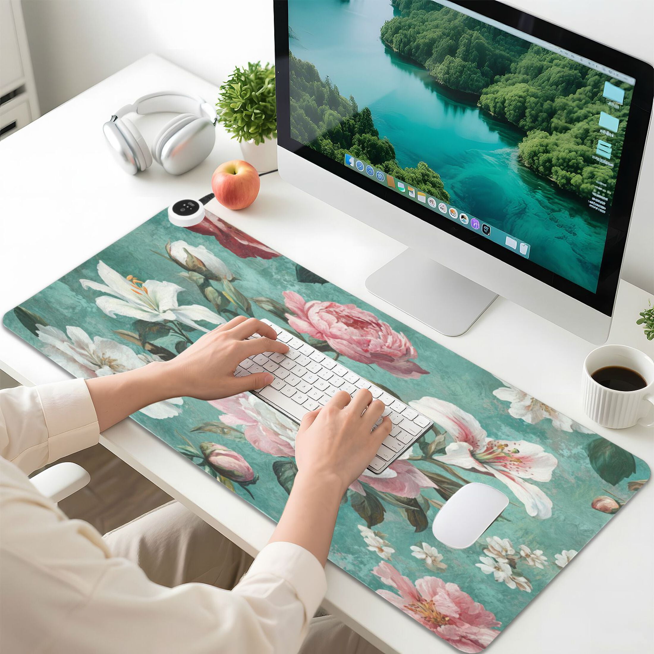 Wobogo Rococo Florals Heated Mouse Pad Extra-Large Desk Mat With 3 Heating Levels and 3-hour Auto Shut-Off Protection Ideal for Computer Keyboards Home Office Hand-warming Essential 31.5in × 13in