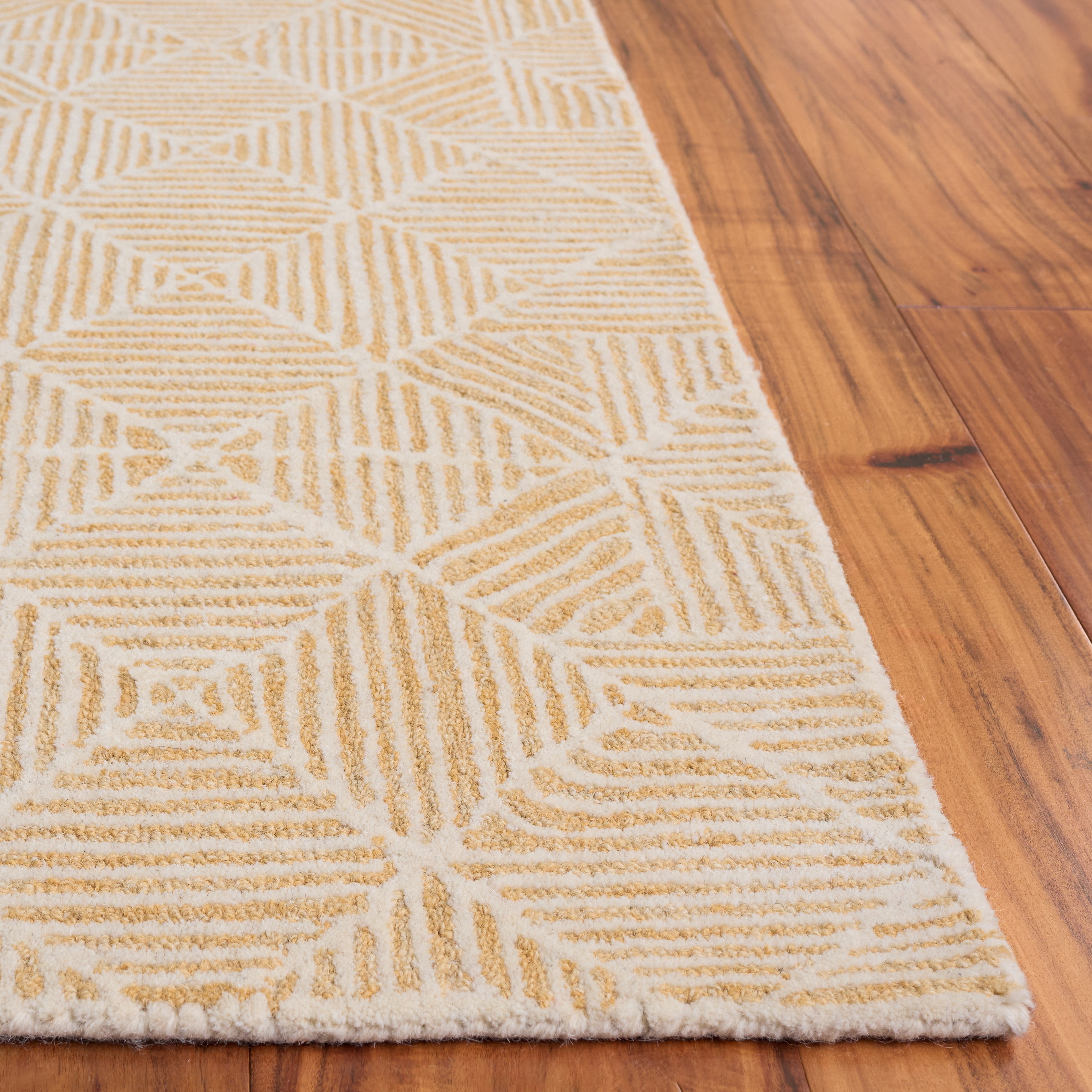 SAFAVIEH Abstract Brock Geometric Area Rug, Gold/Ivory, 4' x 6'