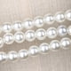thumbnail image 5 of Broche con broche de pato para blusa, chal y suéter para mujer con cuentas Blanco, 5 of 9