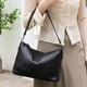 thumbnail image 4 of Minnieouse Regalos prácticos Bolso de moda con amplia aplicación y bolso bandolera con correa ajustable Bolsas de mensajero y de hombro negro, 4 of 6