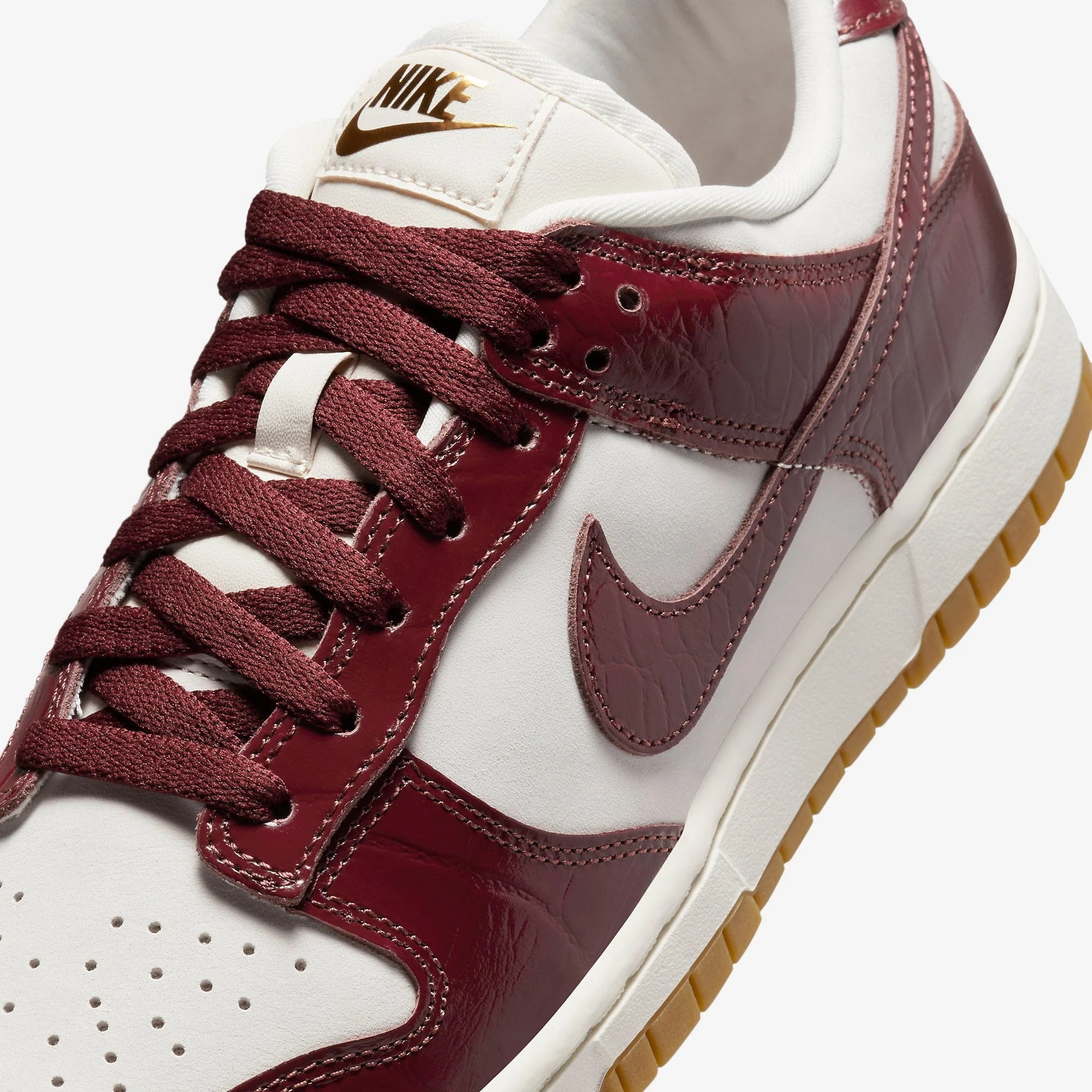 dunk sail team red