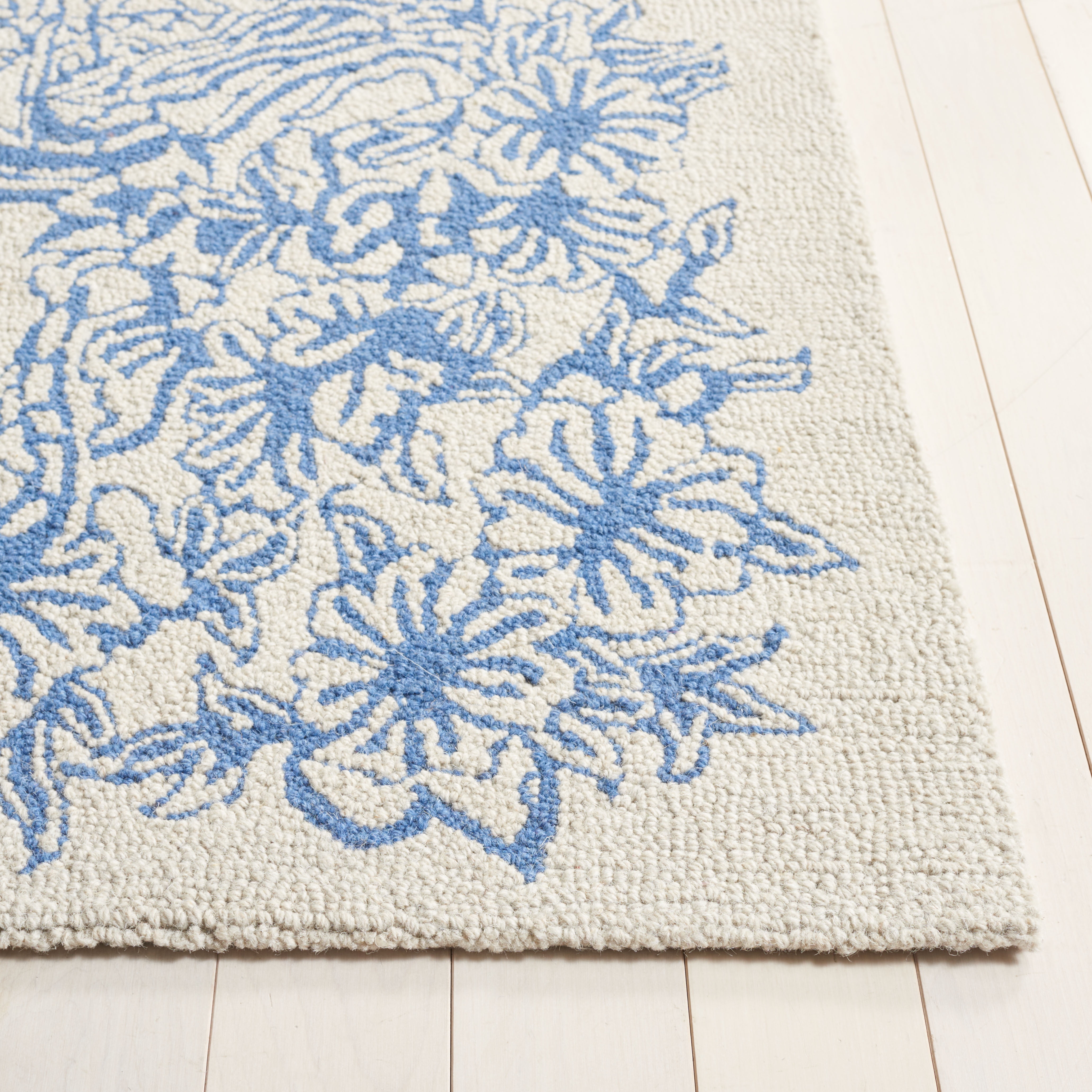 Safavieh Chelsea Chauncey Floral Area Rug, Blue/Gray, 3' x 5'