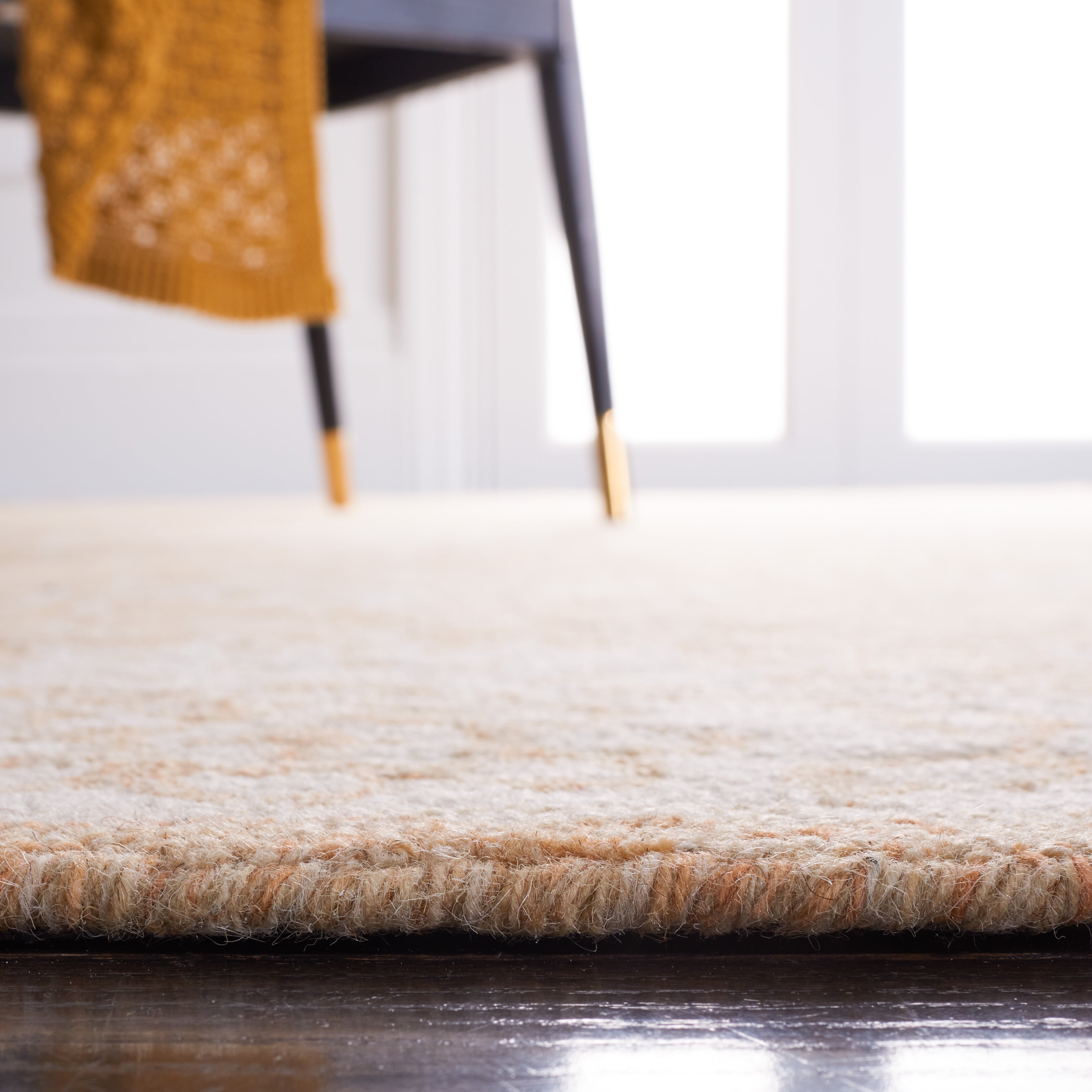 Safavieh Jardin Wilson Floral Wool Area Rug, Yellow/Ivory, 6' x 6' Round
