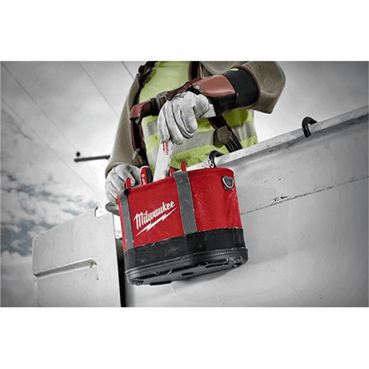 Milwaukee Tool Aerial Oval Bag