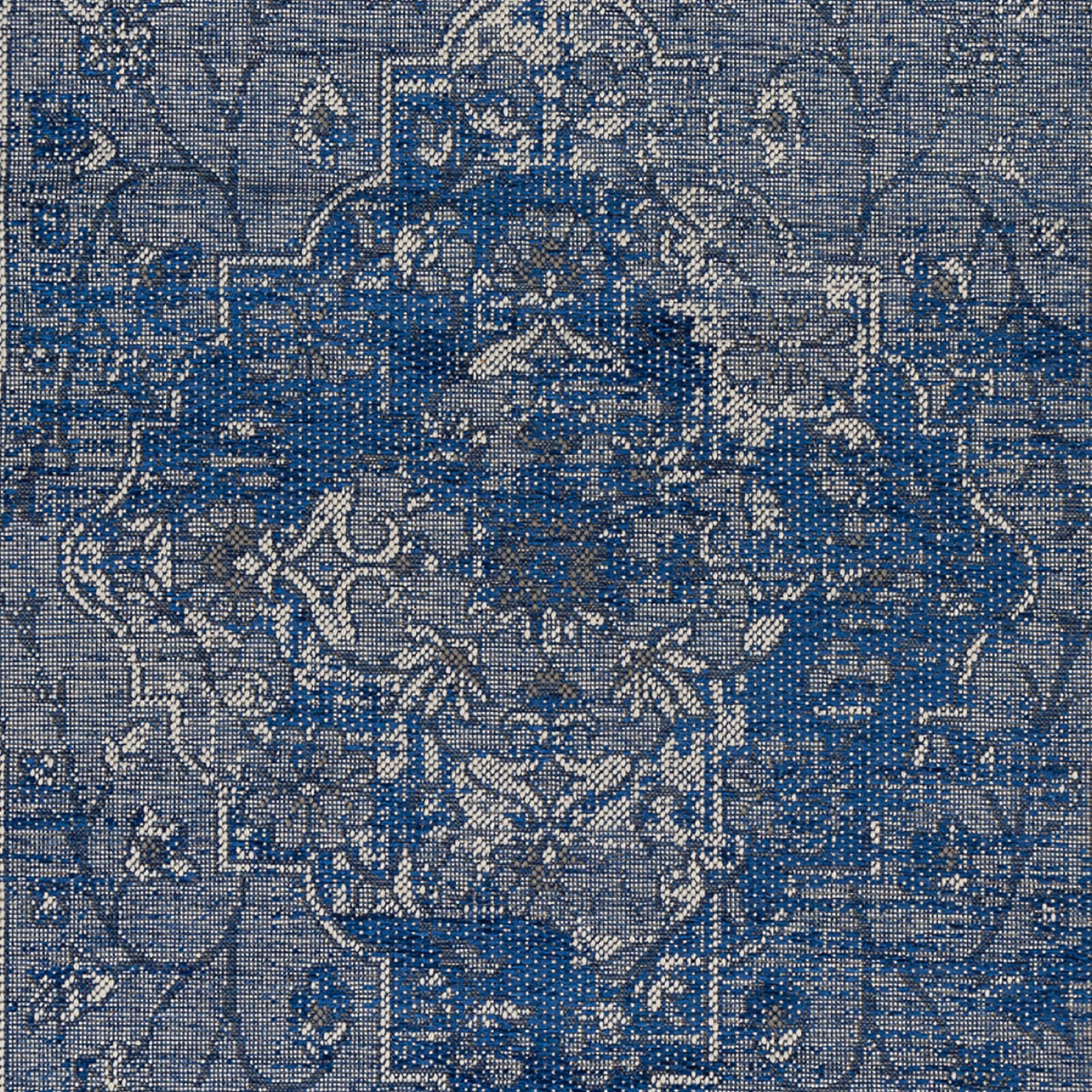SAFAVIEH Palazzo Henrika Traditional Area Rug, Light Blue/Blue, 8' x 11'