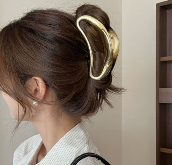 High-end silver-gray design metal hair clip for women's back of the head, cool style shark clip, large grab clip
