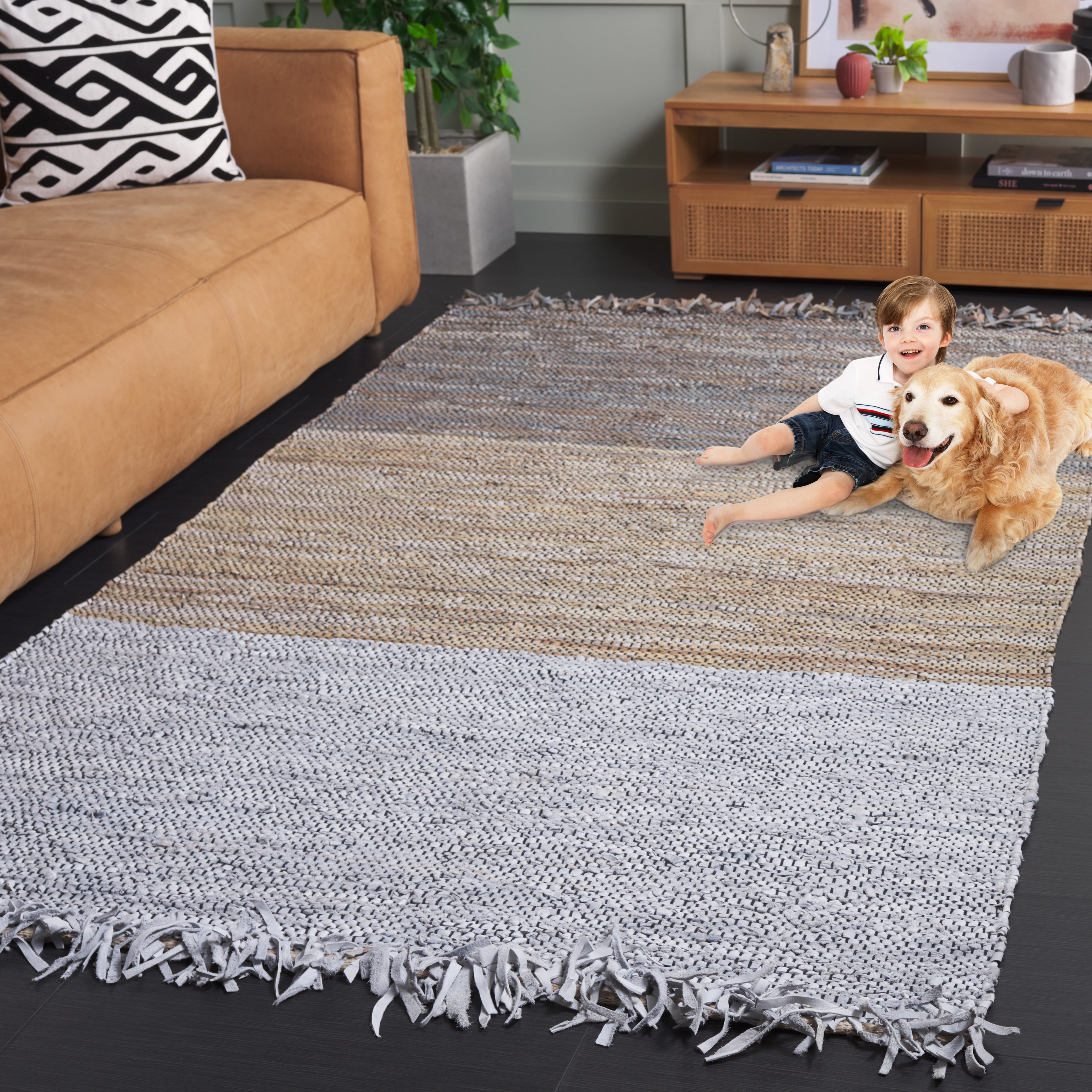 SAFAVIEH Vintage Leather Abraham Neapolitan Area Rug, Grey/Beige, 5' x 8'