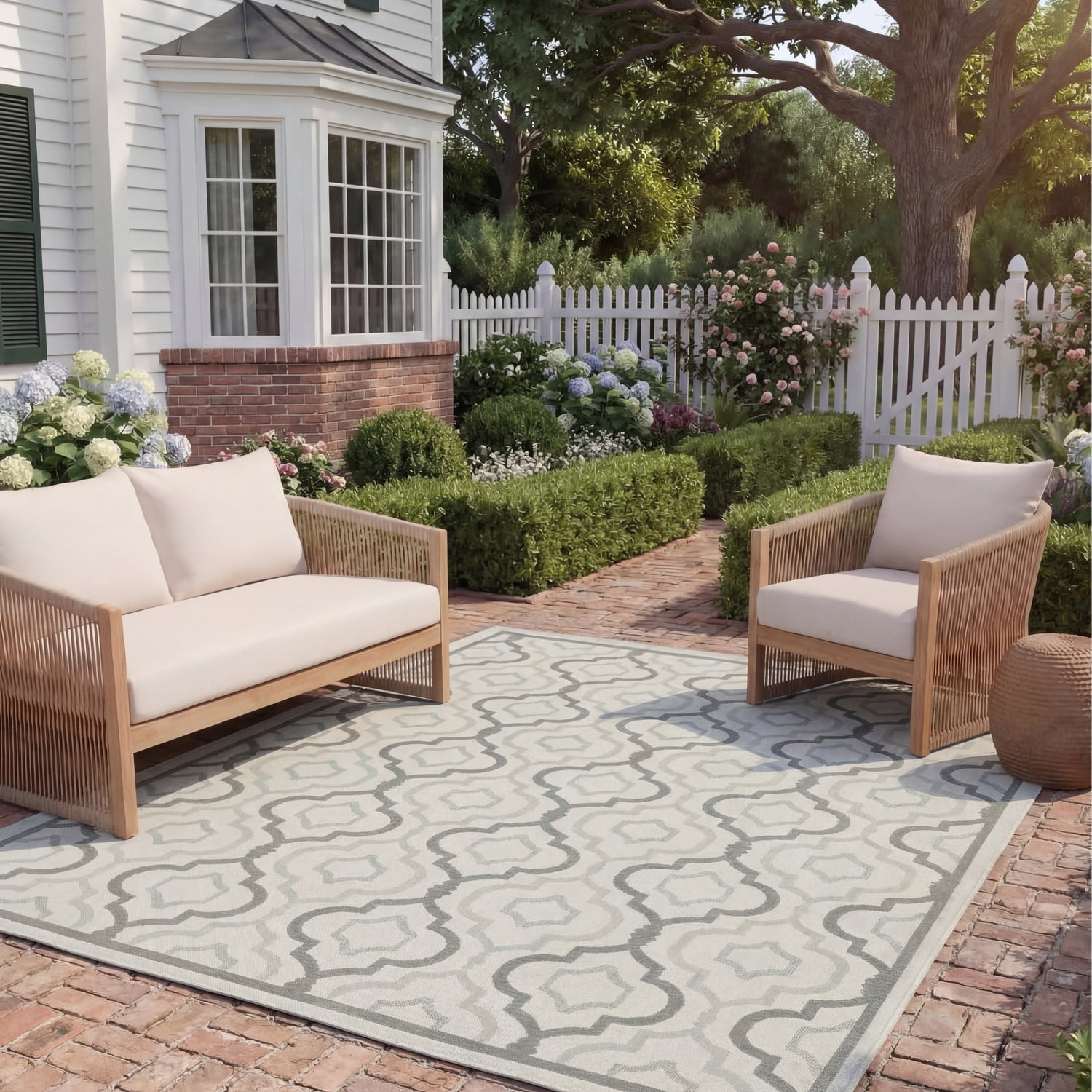 Safavieh Courtyard Bayon Geometric Indoor/Outdoor Area Rug, Light Gray/Anthracite, 8' x 11'