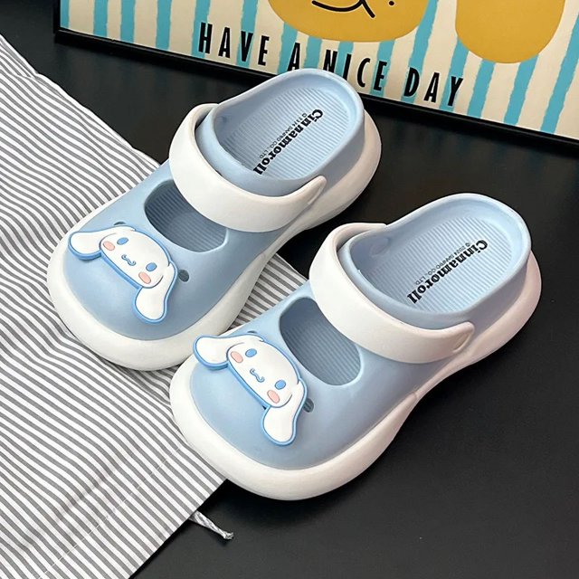 Nuevos zapatos con lazo estético, sandalias lindas de estilo japonés Kuromi con melodía de dibujos animados, zapatillas de diseño de lujo Y2k para mujer de Sanrio Hello Kitty