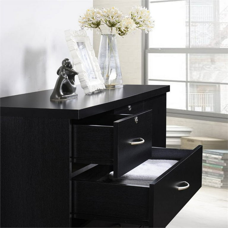 Pemberly Row 7 Drawer Chest in Black