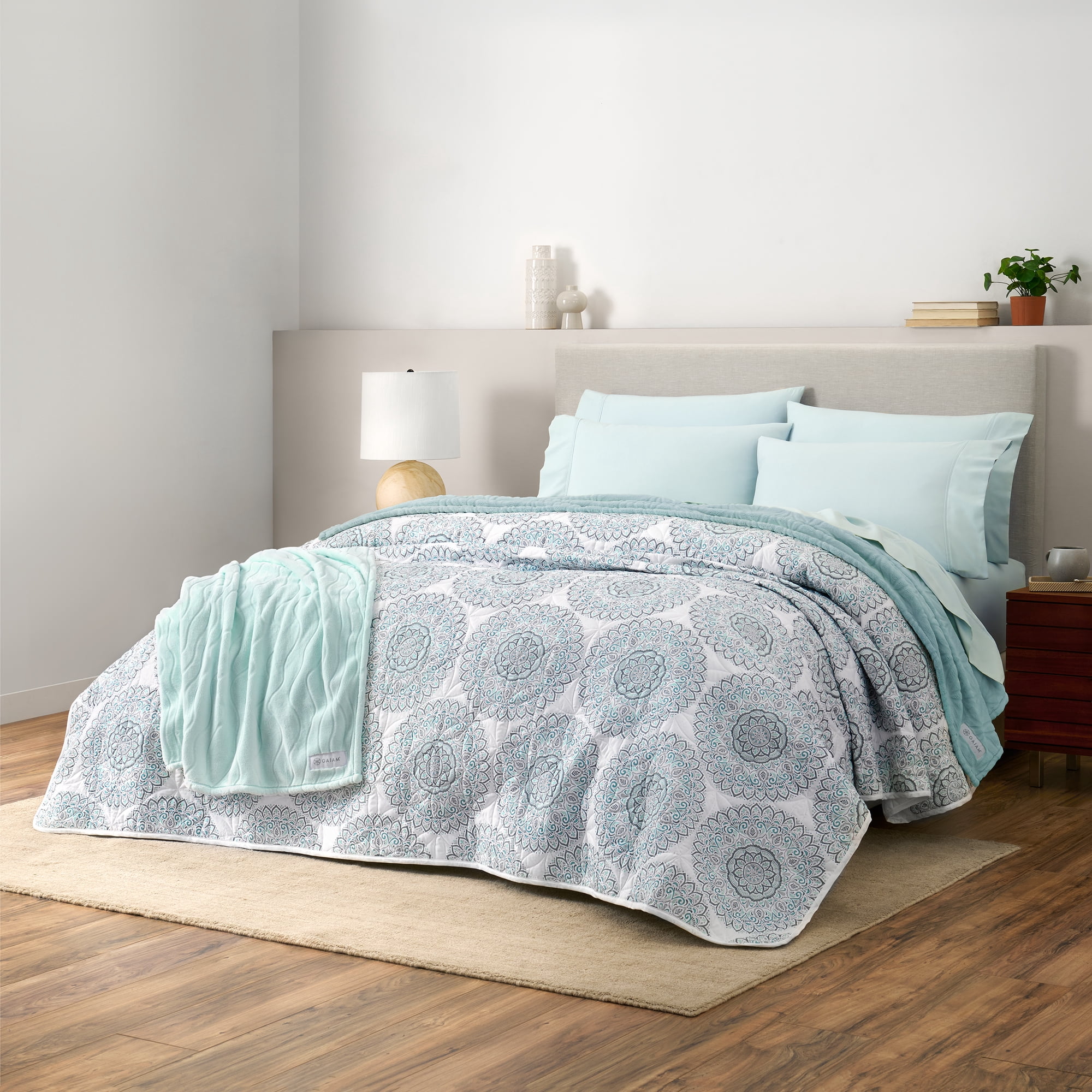 GAIAM Microfiber Quilt - Plain Weave, Soft Brushed Finish, Lightweight & Easy Care, Printed- Full/Queen Mandala Blues