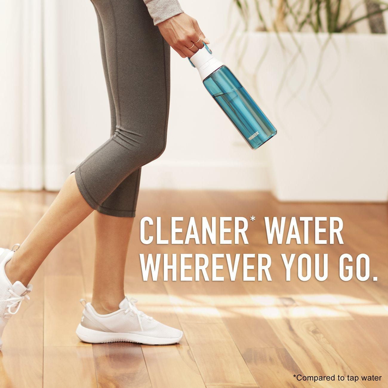 Système de filtration d’eau en bouteille Brita avec paille, anneau de transport pratique et capuchon antifuites, bouteille sans BPA parfaite pour les sports, les voyages ou la randonnée, capacité de 7 de couleur verre de mer