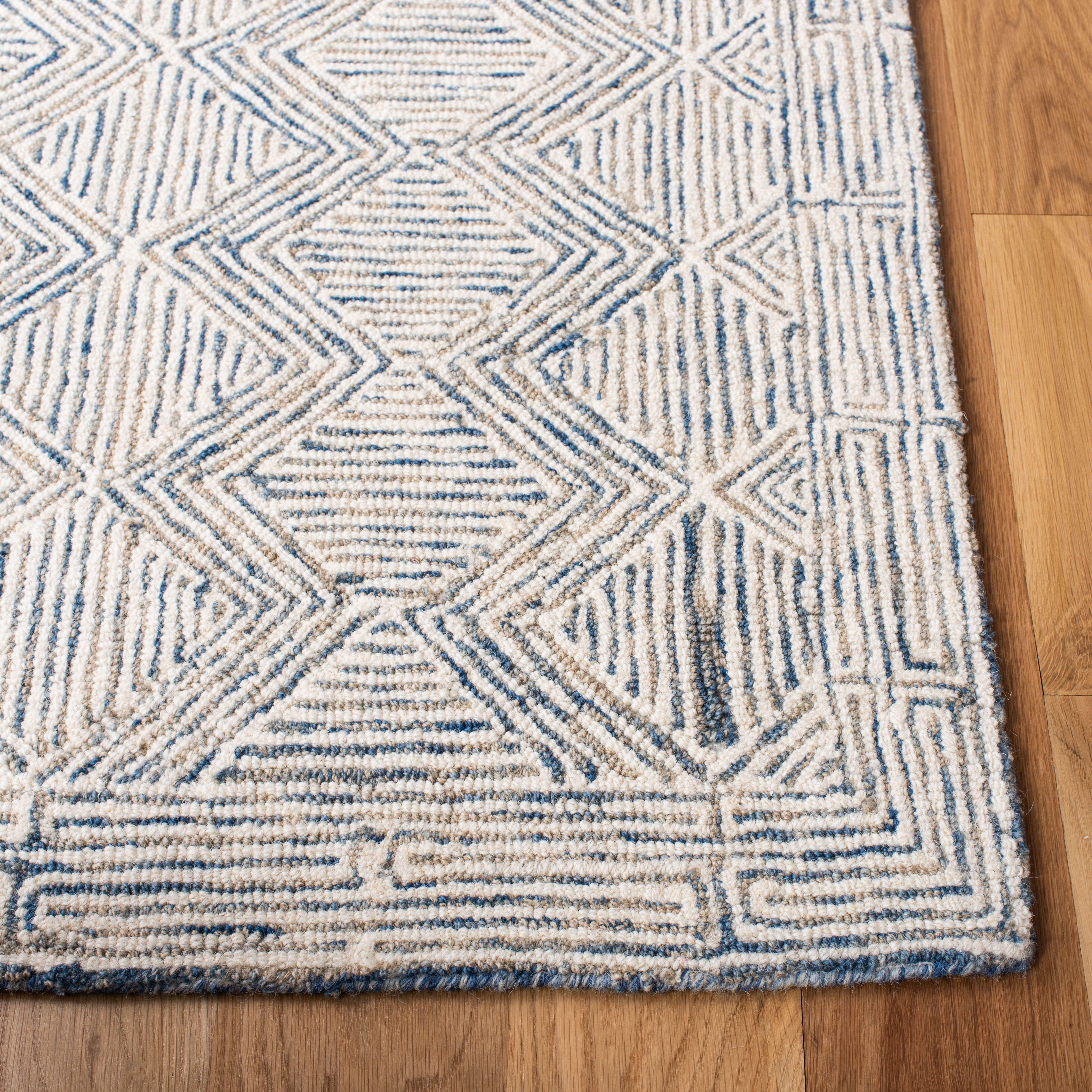 SAFAVIEH Micro-Loop Herbert Geometric Runner Rug, Blue/Ivory, 2'3" x 7'
