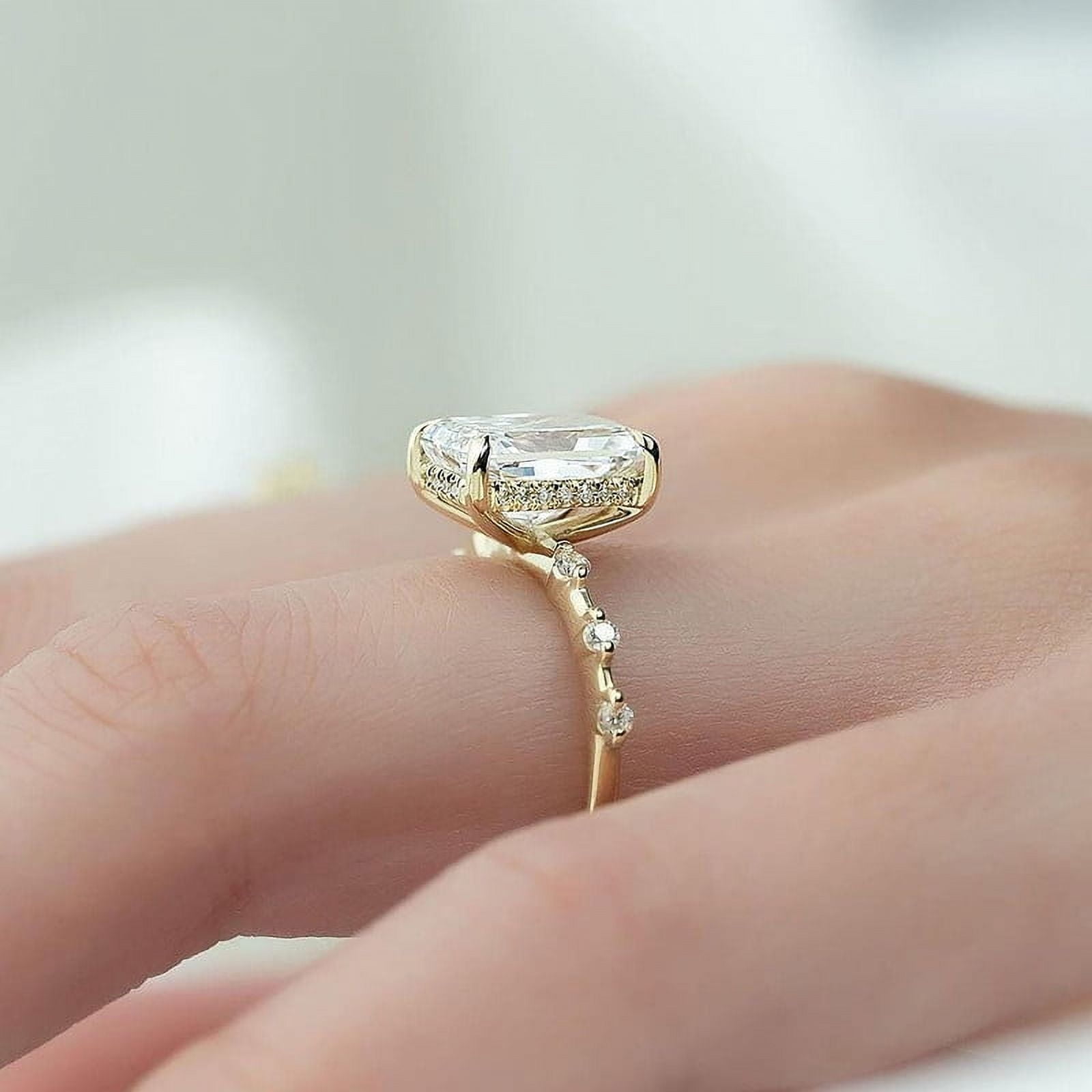 solitaire jewels 2.5CT Radiant Moissanit Hidden Halo Engagement Ring For Women, 14K Yellow Gold
