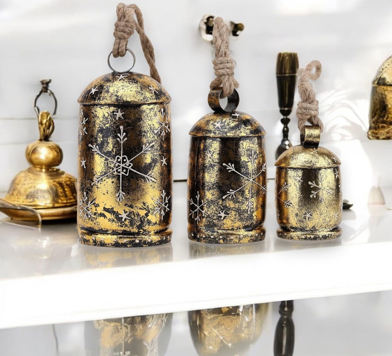 Vivanta Rustic Metal Wind Chimes – Set of 3 Hanging Cow Bells for Farmhouse Decor, Seasonal Home Accent (Assorted Sizes)