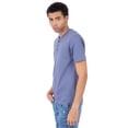 thumbnail image 2 of PLAYERA PARA HOMBRE LISA ESTILO HENLEY CON BOTONES, 2 of 4
