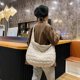 thumbnail image 5 of Bolso De Plumón Para Mujer De Otoño E Invierno Bolso A Cuadros De Color Sólido Bolso Bandolera De Gran Capacidad Minnieouse AP007700-01, 5 of 6