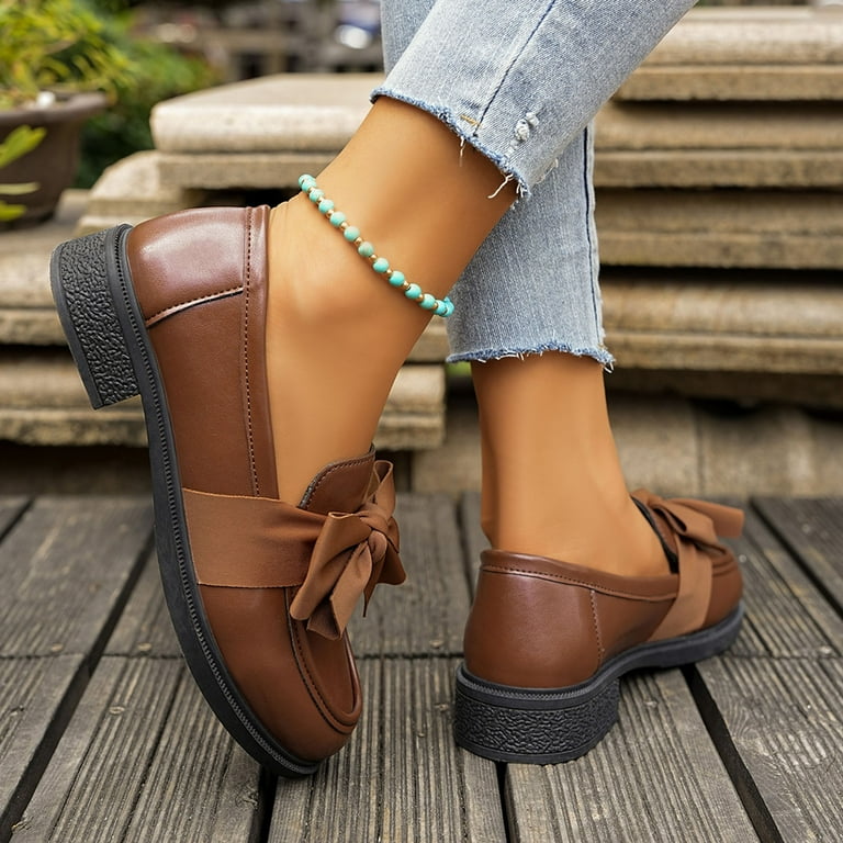 dress flats for winter 6 Winter Flat Shoe Outfits We've Saved On Instagram