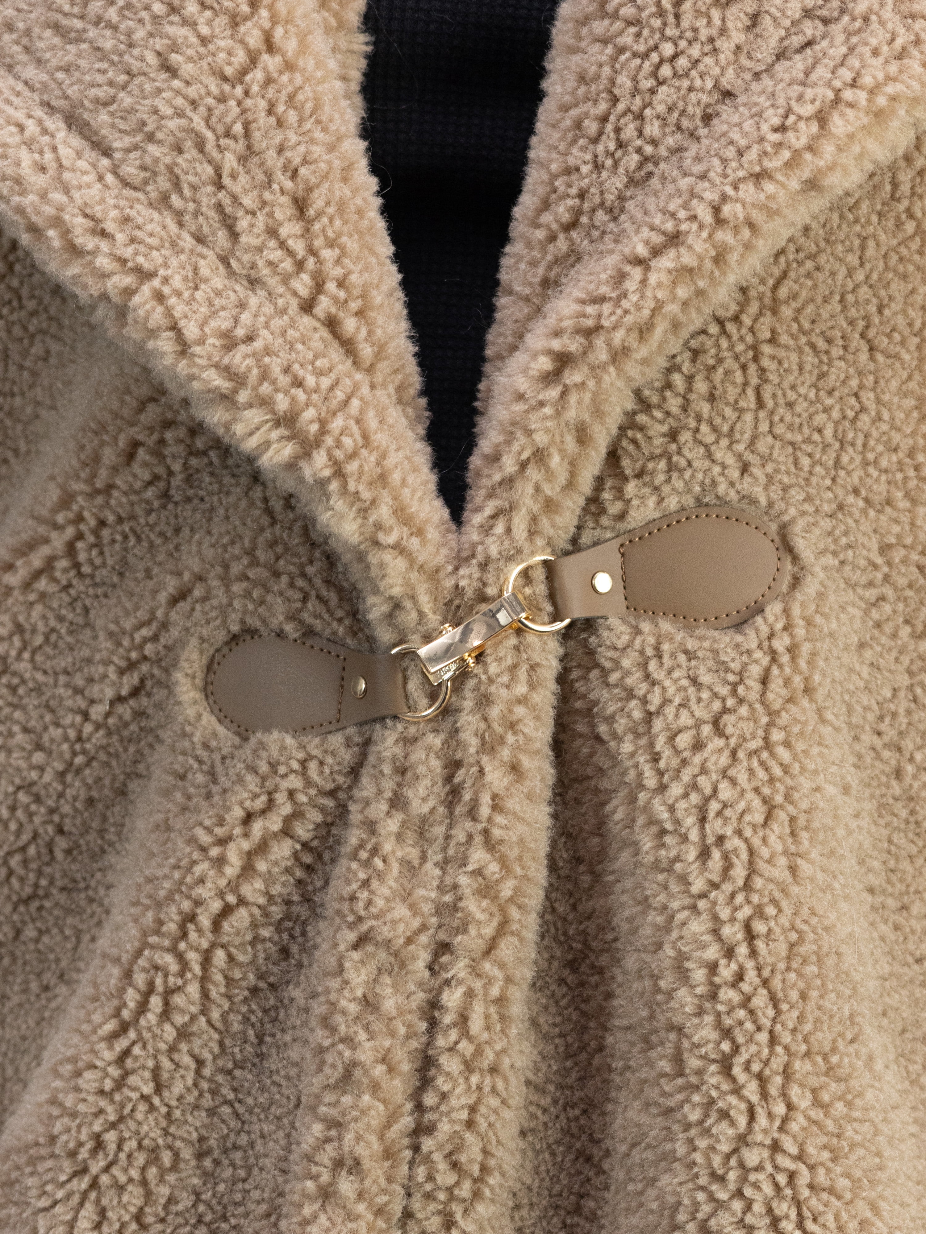 Time and Tru Womens Faux Shearling Vest, Tan