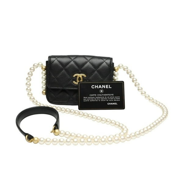 Pre-Owned CHANEL Mini Matelasse Shoulder Bag in Black Lambskin (Good)