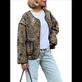 thumbnail image 3 of Chaqueta Acolchada Corta para Mujer, Ligera, con Estampado de Leopardo, Abierta Al Frente, Tipo Cárdigan, Abrigo Exterior. Caqui L, 3 of 10