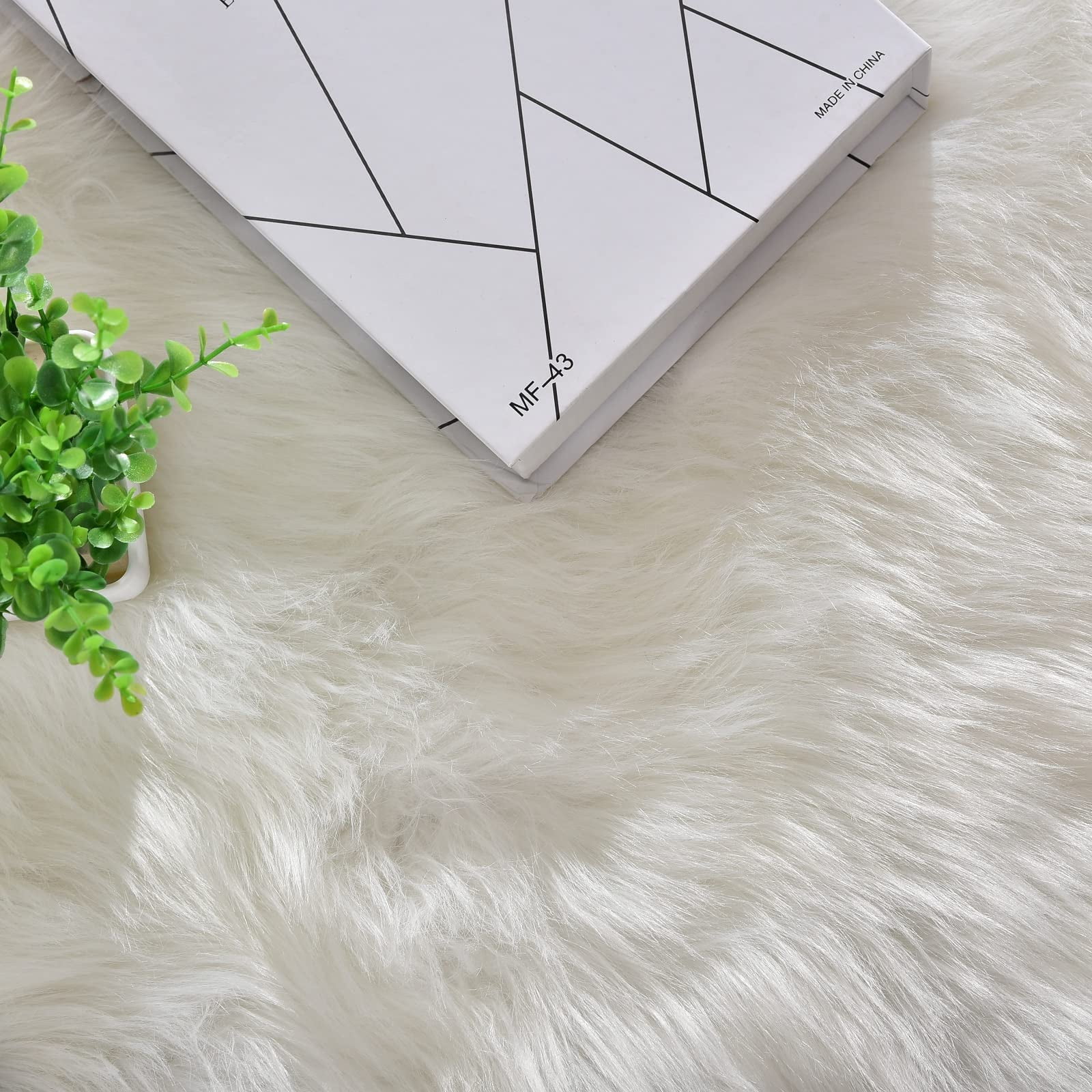 ORINOVA White Round Rugs 6.6ft Large Faux Sheepskin Washable Fur Area Rugs for Living Room Circle Shag Rugs for Bedroom Boho Nursery Rug