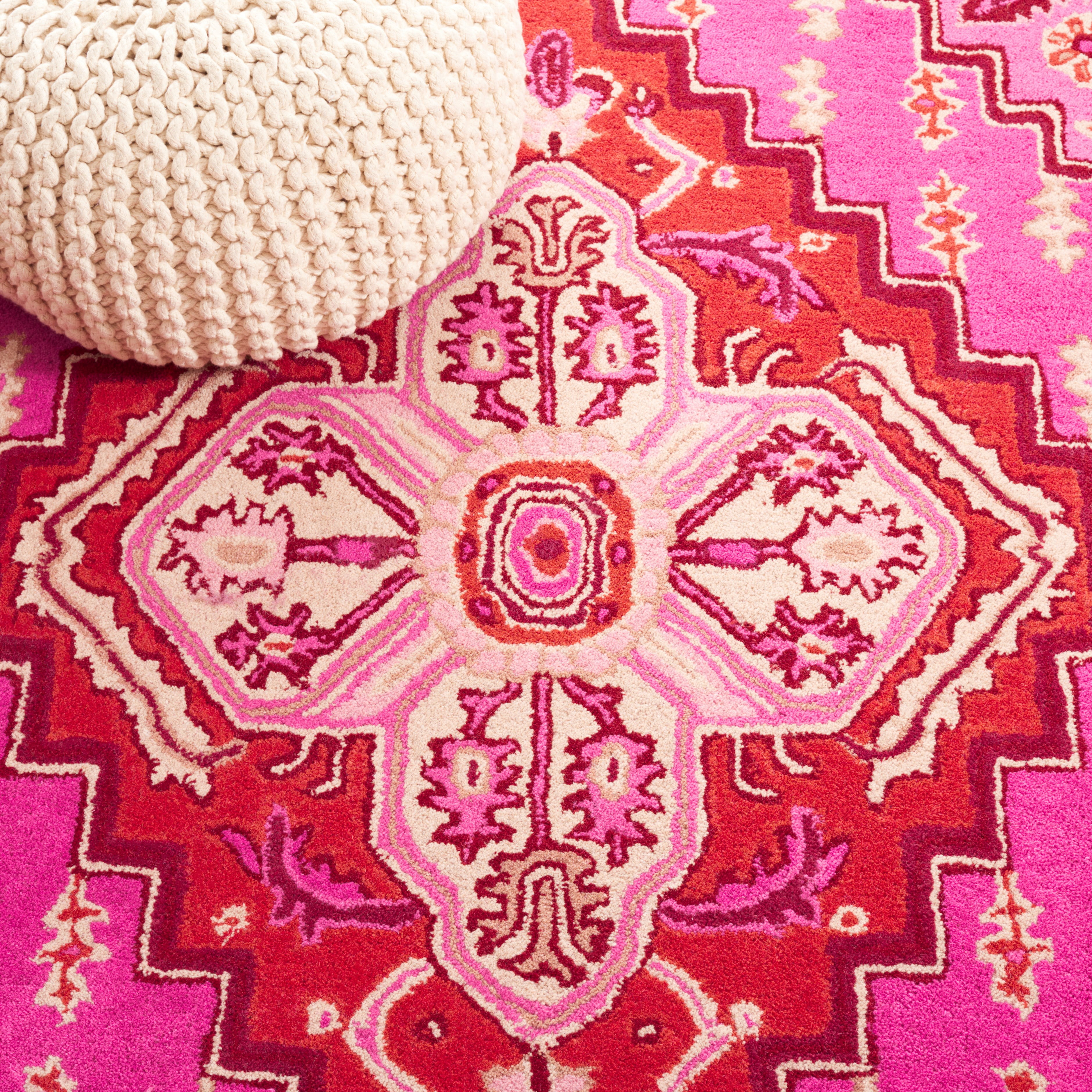 SAFAVIEH Bellagio Major Bordered Wool Area Rug, Red/Pink, 5' x 5' Round