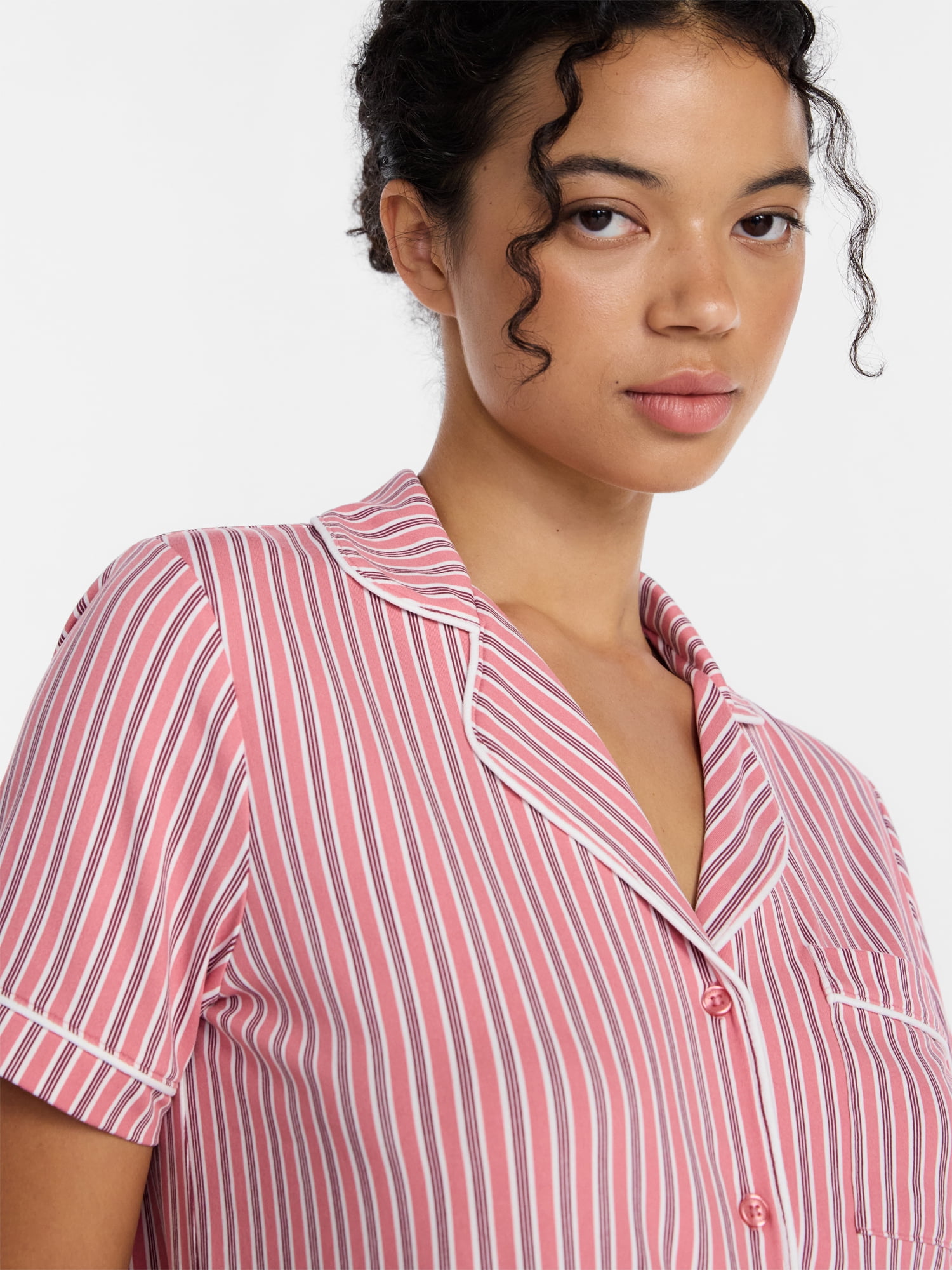 Joyspun Women's Dreamy Soft Collection Notch Collar Top and Capri Pants Pajama Set, 2-Piece, Sizes XS-3X