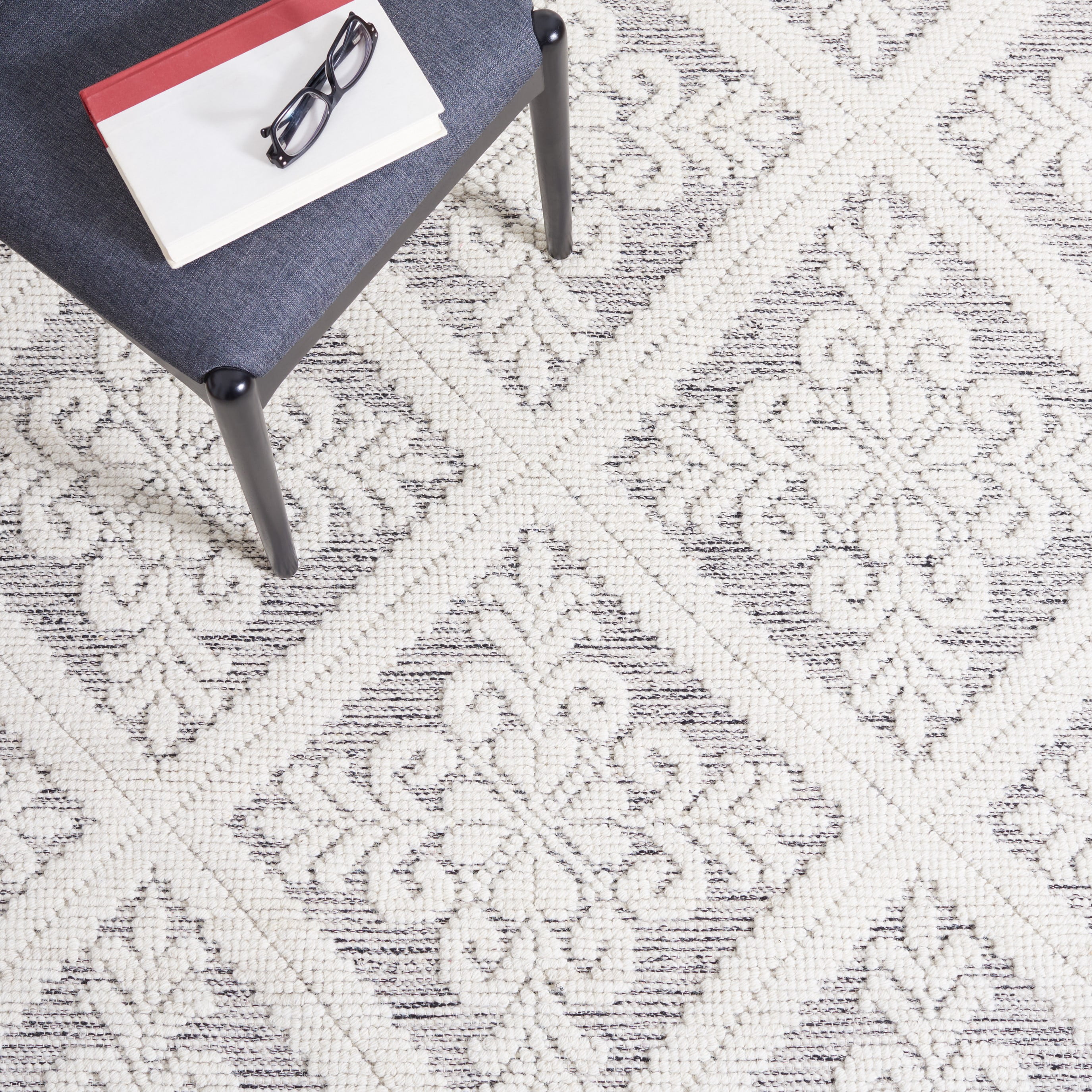 SAFAVIEH Vermont Trinity Floral Geometric Wool Area Rug, 6' x 9', Ivory/Grey