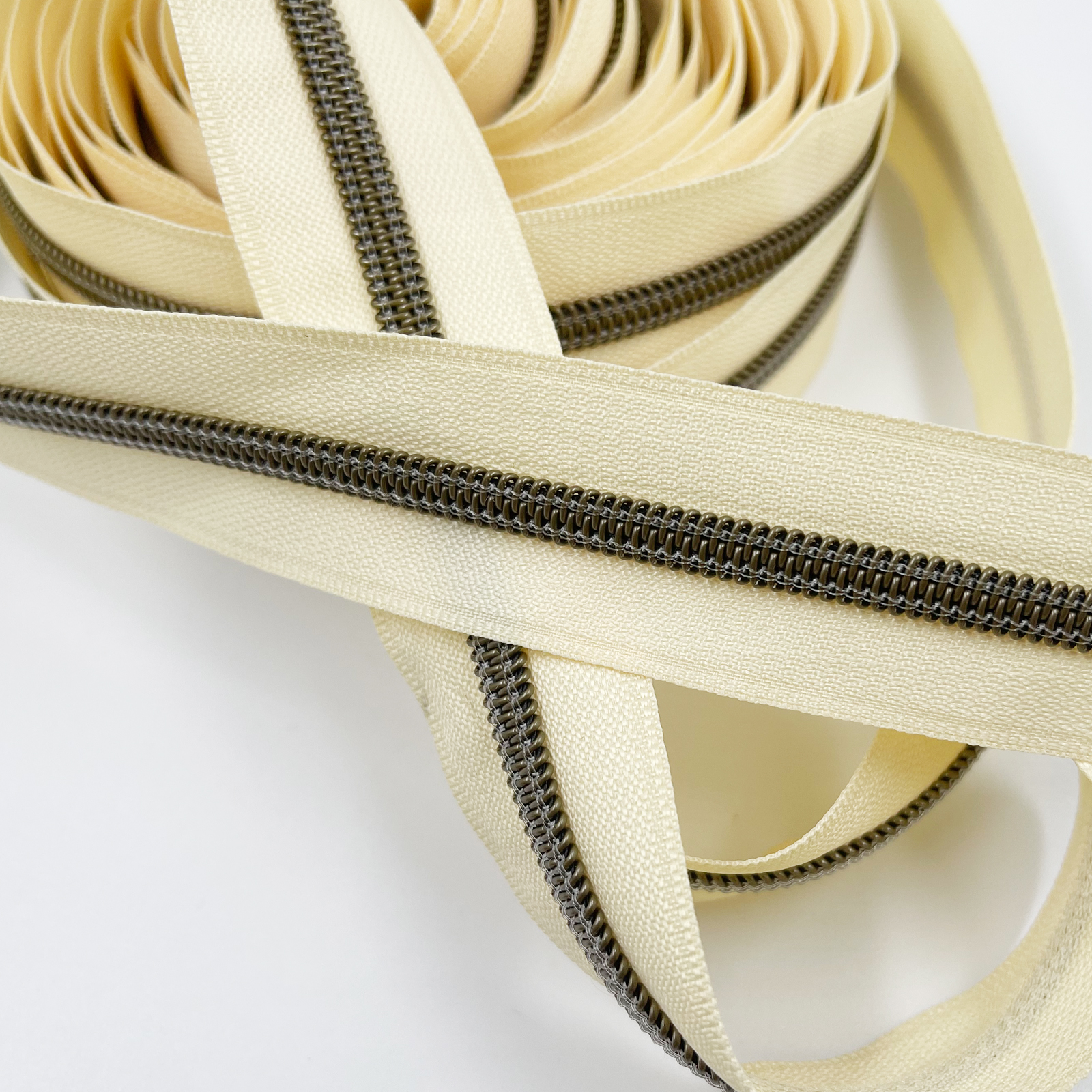YIXI-SBest Nylon Coil Zippers #5 10 Yards Sewing Zippers Bulk with 20PCS Zipper Slider for DIY Sewing