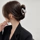 thumbnail image 4 of Accesorios para el cabello de estilo coreano Celebridad de Internet Clip de borla de metal Parte posterior grande de la cabeza Horquilla de perlas Clip de tiburón de hadas Tocados de flores, 4 of 6