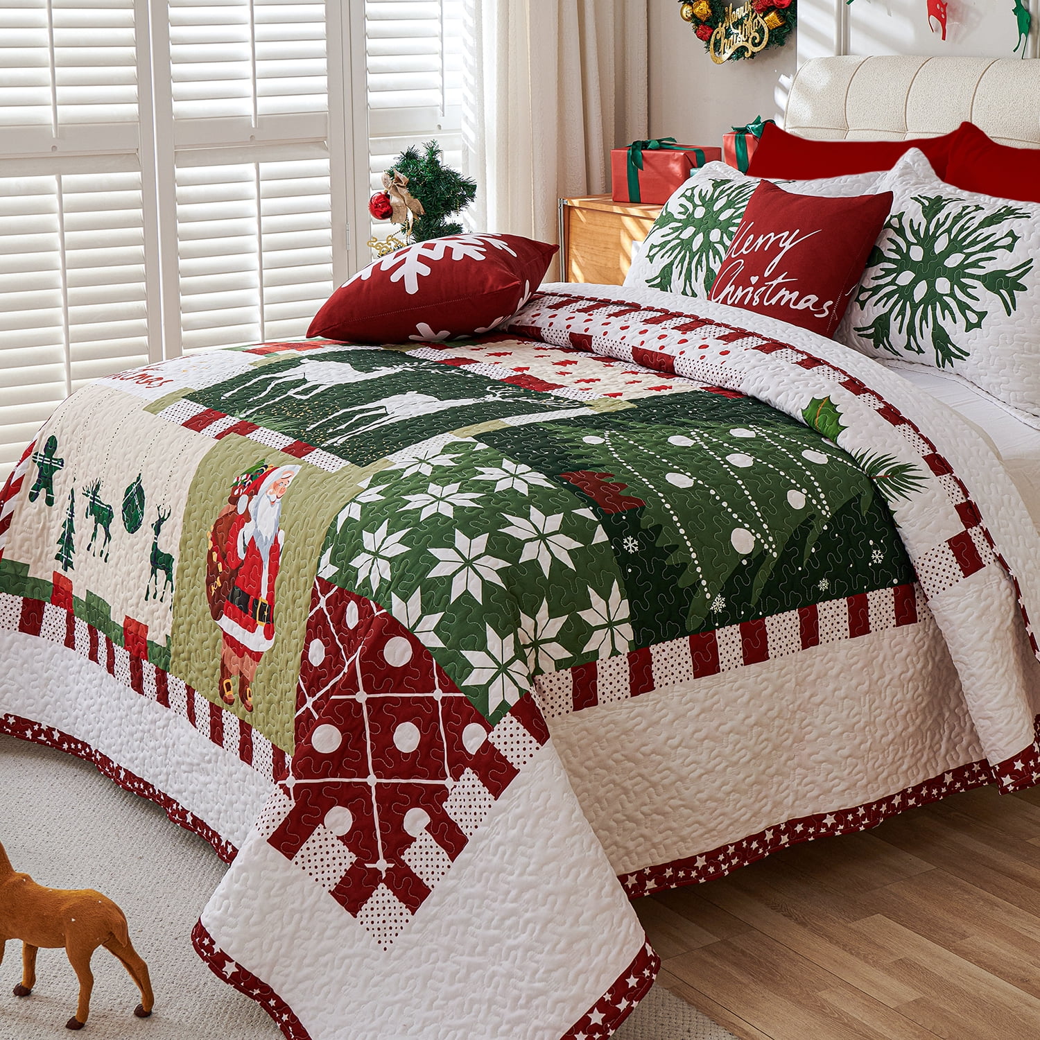 Evenhug Christmas Quilt Set,5-Piece Queen Size Christmas Santa Tree Elk Christmas Themed Patchwork Bedding Set Reversible Coverlet Set with 4 Pillow Shams