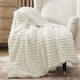 thumbnail image 1 of Manta Bedsure Sherpa para sofá, tamaño doble, color blanco, 1 of 6